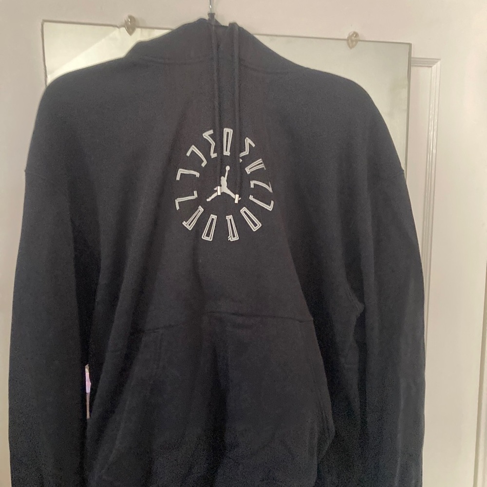 Nike Air Jordan Graphics Fleece Pullover Hoodie, size  Medium